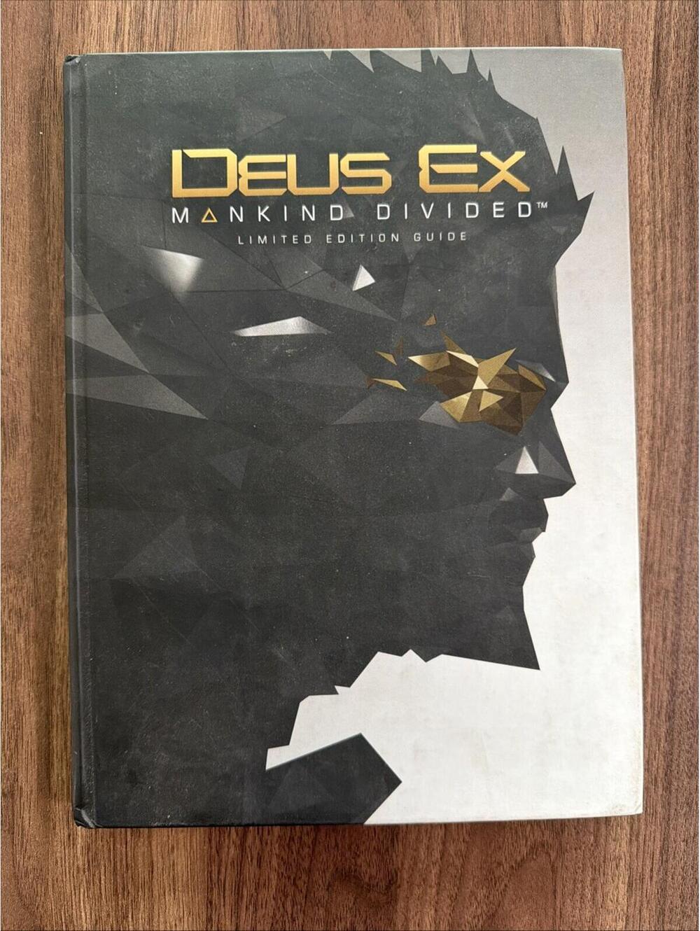 Deus Ex Mankind Divided Limited Edition Guide DK / Prima Games 2016 HC